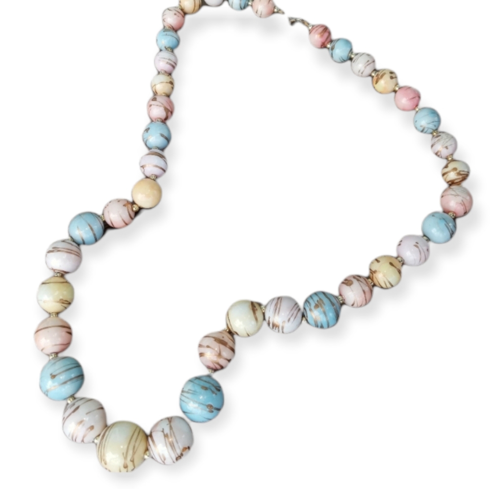 VINTAGE beaded pastel necklace with gold accents - Picture 2 of 5